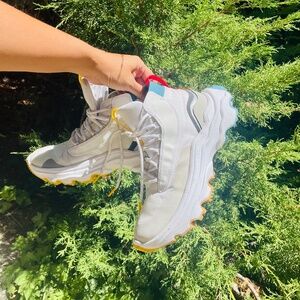 Sorel Kinetic Breakthru Venture Waterproof High Top Waterproof Sneakers 7.5